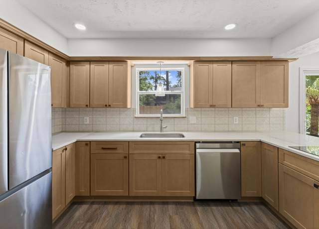 Property at 6511 Bayonne Dr, Spring, TX 77389, 4 beds, 2.5 baths