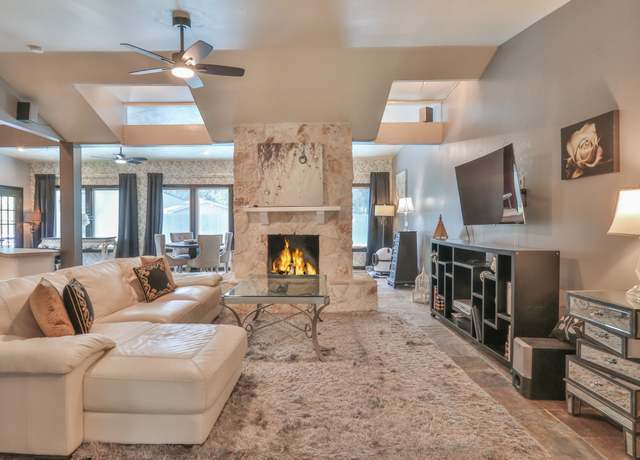Property at 502 Wildwood Dr, Seabrook, TX 77586, 2 beds, 2 baths