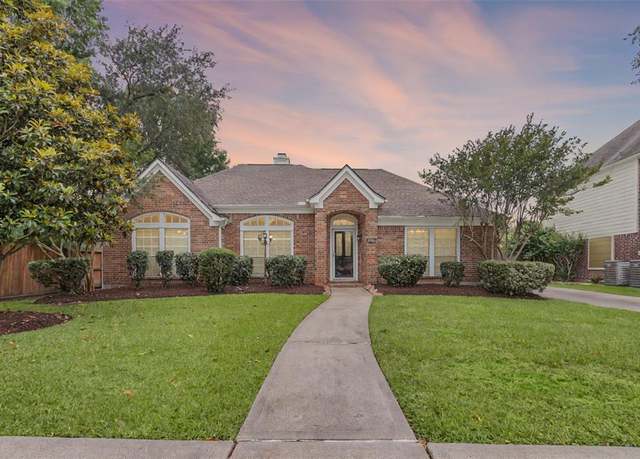 Property at 2215 Bay Haven Way, League City, TX 77573, 4 beds, 2 baths