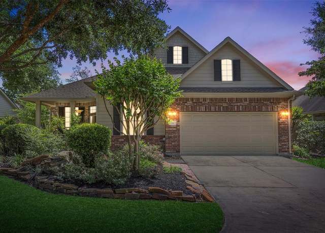 Property at 34 E Royal Mews, Conroe, TX 77384, 3 beds, 3.5 baths