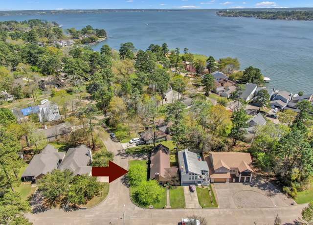 Property at 11650 Twain Dr, Montgomery, TX 77356, 3 beds, 2 baths