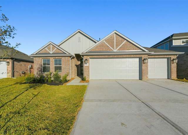 Property at 1525 Apache Heights Dr, Dayton, TX 77535, 4 beds, 3 baths