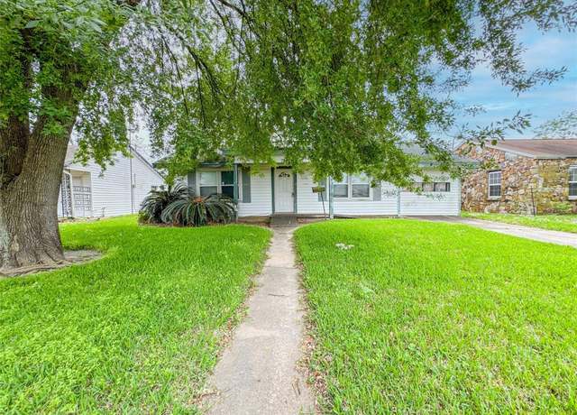 Property at 1421 5th Ave N, Texas City, TX 77590, 3 beds, 2 baths