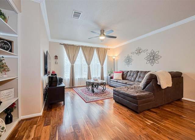Property at 1711 Old Spanish Trl #214, Houston, TX 77054, 2 beds, 1 bath