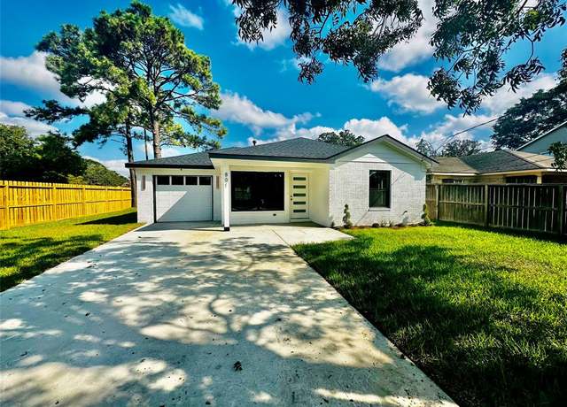 Property at 801 Woodard St, Houston, TX 77009, 3 beds, 2 baths
