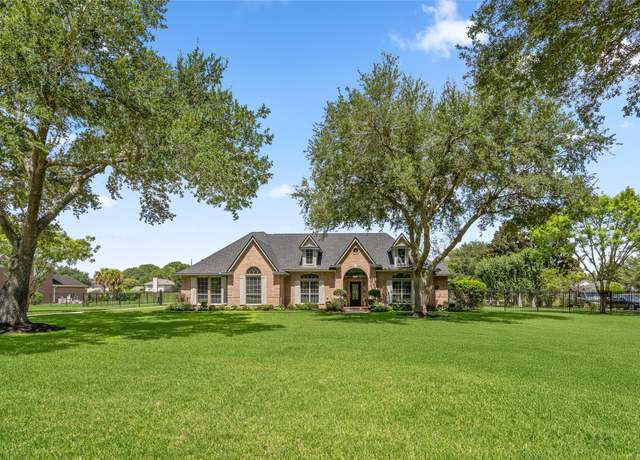 Property at 8026 Cicada Dr, Missouri City, TX 77459, 4 beds, 3 baths