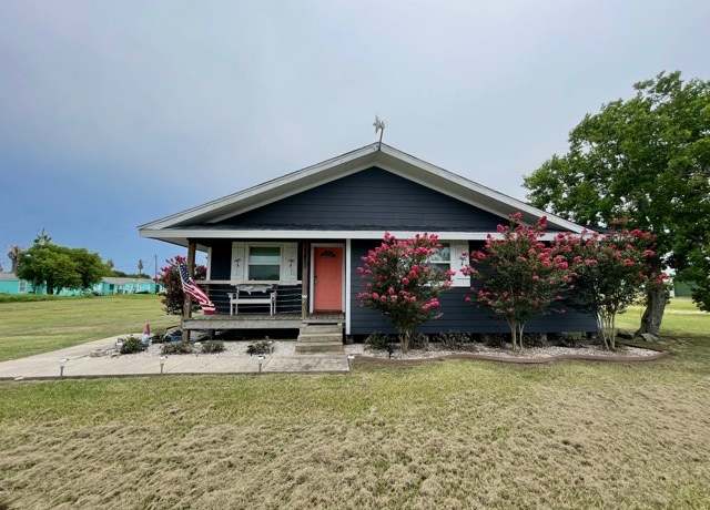 Property at 1403 Bill Tindall Ave, Seadrift, TX 77983, 3 beds, 2 baths