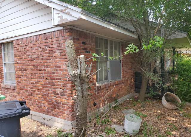Property at 10221 Bretton Dr, Houston, TX 77016, 3 beds, 1 bath