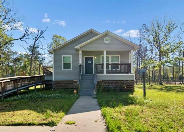Property at 16615 Oakwood Dr, Splendora, TX 77372, 4 beds, 2 baths