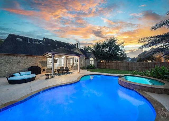 Property at 28010 Fulshear Plantation Ct, Fulshear, TX 77441, 4 beds, 3.5 baths