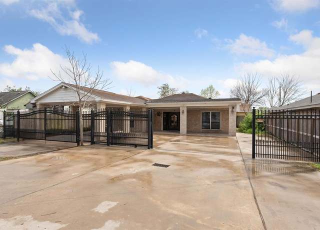 Property at 14022 Greenville St, Houston, TX 77015, 4 beds, 3 baths