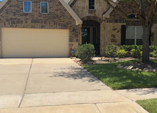 Property at 2043 Summer Gardens Ln, Katy, TX 77493, 4 beds, 3.5 baths
