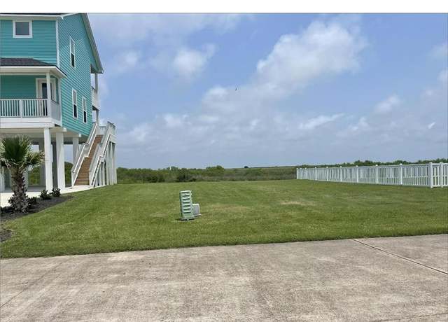 Property at 3731 Mendocino Dr, Galveston, TX 77554