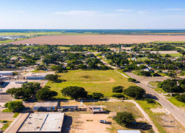 Property at 217 Haller St, Yoakum, TX 77995