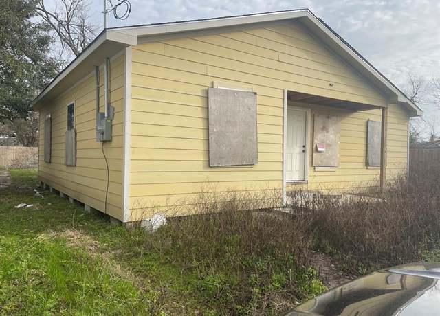 Property at 3311 Collingsworth St, Houston, TX 77026, 3 beds, 2 baths