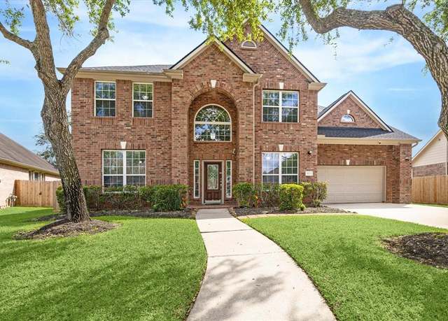 Property at 5211 Emerald Trace Ct, Sugar Land, TX 77479, 5 beds, 4 baths