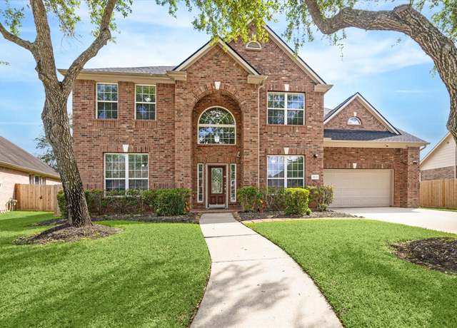 Property at 5211 Emerald Trace Ct, Sugar Land, TX 77479, 5 beds, 4 baths