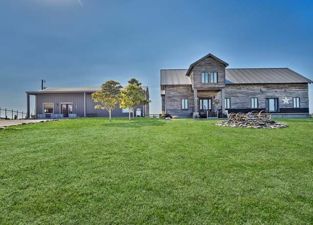 Property at 2645 Kallus Rd, La Grange, TX 78945, 4 beds, 3.5 baths