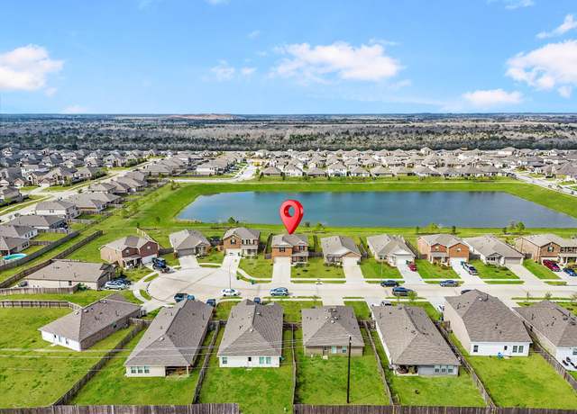 Property at 512 Maple Bnd, La Marque, TX 77568, 4 beds, 2.5 baths