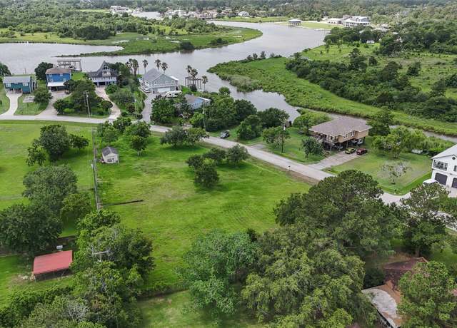 Property at 4203 Scenic Dr, Dickinson, TX 77539