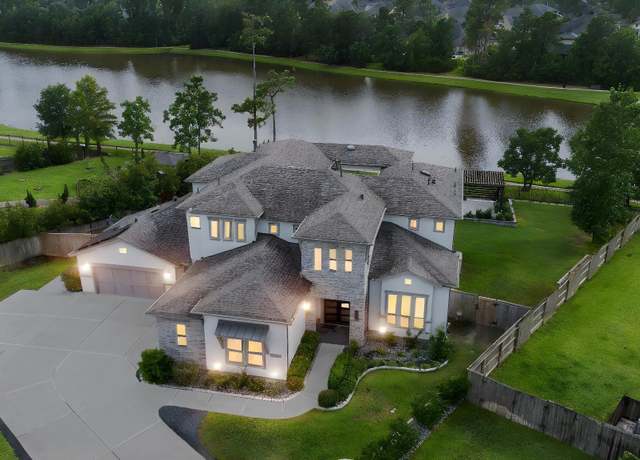 Property at 34207 Mill Creek Ct, Pinehurst, TX 77362, 4 beds, 4.5 baths