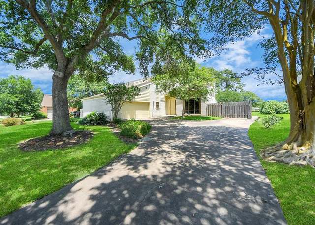 Property at 15163 Diana Ln, Houston, TX 77062, 4 beds, 3 baths