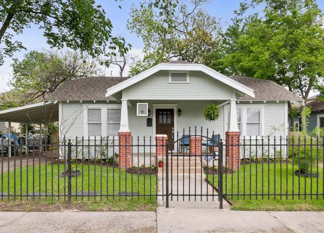 Property at 407 E 27th St, Houston, TX 77008, 2 beds, 1 bath