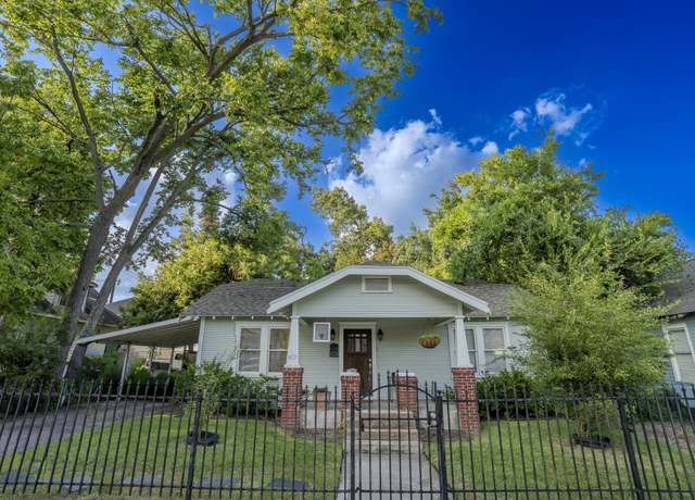 Property at 407 E 27th St, Houston, TX 77008, 2 beds, 1 bath