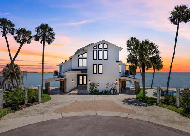 Property at 102 Lanai St, Tiki Island, TX 77554, 3 beds, 3 baths