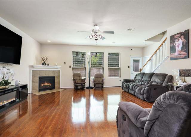 Property at 5318 El Tigre Ln, Baytown, TX 77521, 4 beds, 2.5 baths