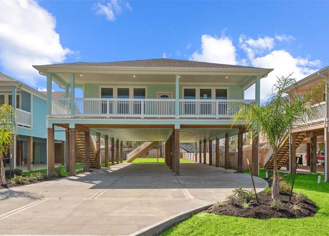 Property at 347 Bay Oaks St, La Porte, TX 77571, 3 beds, 2 baths