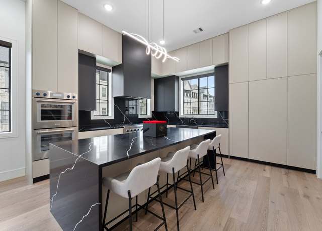 Property at 948 Blackshire Ln, Houston, TX 77055, 4 beds, 4.5 baths