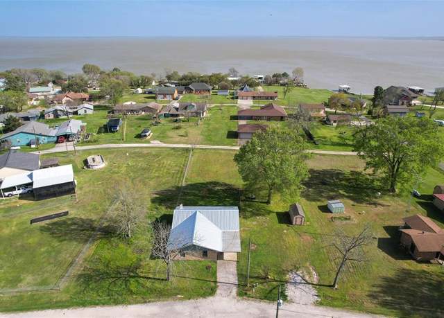 Property at 31 Crestmont St, Point Blank, TX 77364, 2 beds, 1 bath