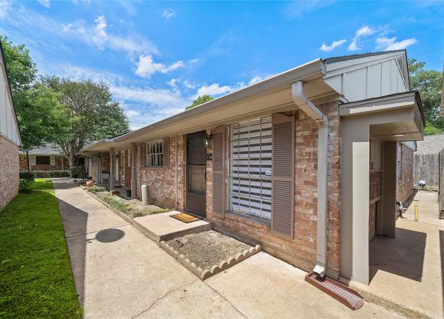 Property at 1106 W Tri Oaks Ln #134, Houston, TX 77043, 2 beds, 1.5 baths
