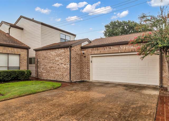 Property at 2555 Bering Dr #17, Houston, TX 77057, 3 beds, 2.5 baths