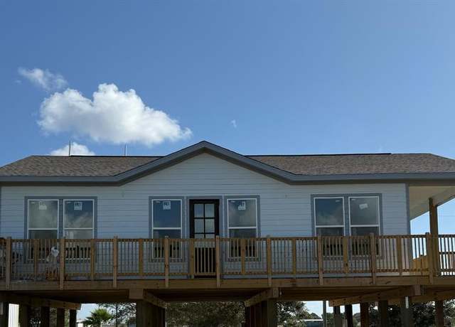 Property at 43 Buckskin Dr, Palacios, TX 77465, 2 beds, 2.5 baths