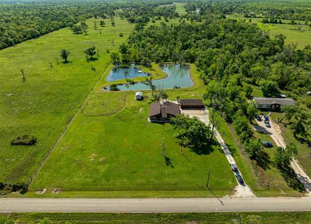 Property at 5431 County Road 506, Brazoria, TX 77422, 4 beds, 2 baths