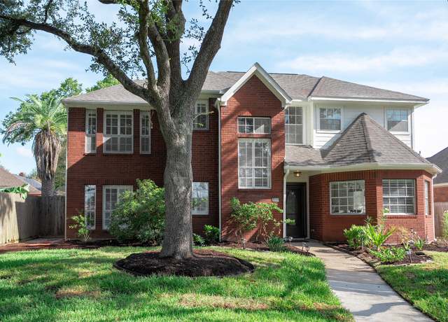 Property at 4700 Broadmoor Dr, League City, TX 77573, 4 beds, 2.5 baths