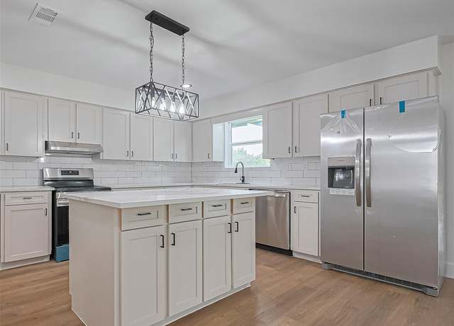 Property at 9906 Ironwood Ln, Fairchilds, TX 77469, 4 beds, 2.5 baths