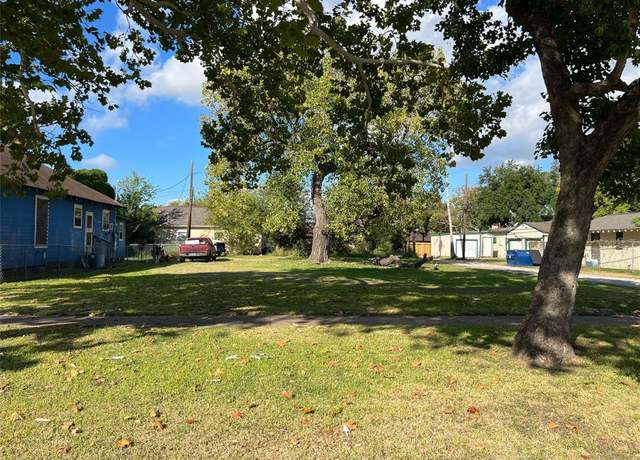Property at 711 Ml King Jr St, Texas City, TX 77590