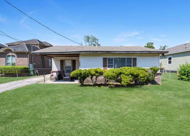 Property at 6217 Wipprecht St, Houston, TX 77026, 2 beds, 2 baths