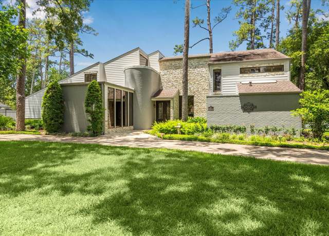 Property at 323 Knipp Rd, Houston, TX 77024, 4 beds, 3 baths