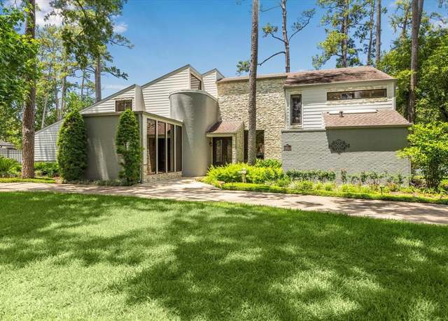 Property at 323 Knipp Rd, Houston, TX 77024, 4 beds, 3 baths