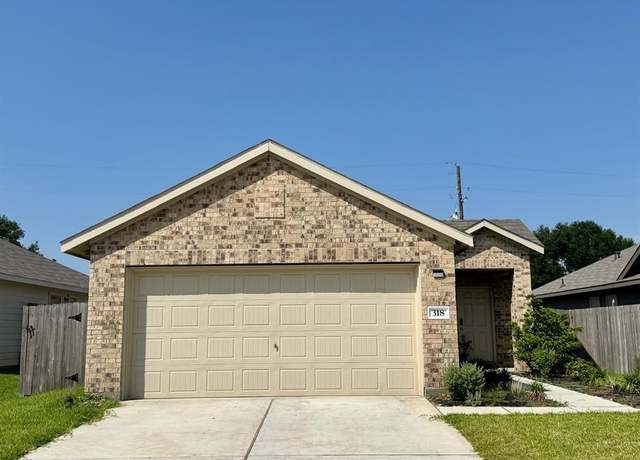 Property at 318 Riverwood Village Ln, Sealy, TX 77474, 3 beds, 2 baths