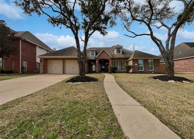 Property at 5922 Oak Place Dr, Sugar Land, TX 77479, 4 beds, 3 baths