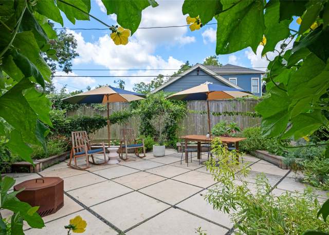 Property at 712 E 14th St, Houston, TX 77008, 4 beds, 4.5 baths