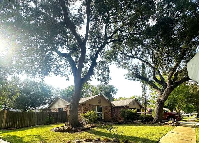 Property at 7238 Londres Dr, Houston, TX 77083, 3 beds, 2 baths