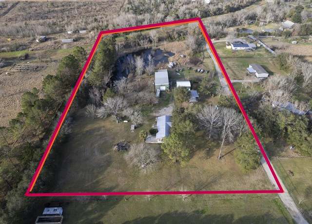 Property at 1515 Algoa Friendswood Rd, Alvin, TX 77511, 3 beds, 2 baths