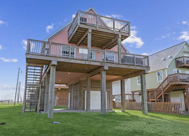 Property at 203 Sandpebble Pl, Surfside Beach, TX 77541, 3 beds, 2.5 baths