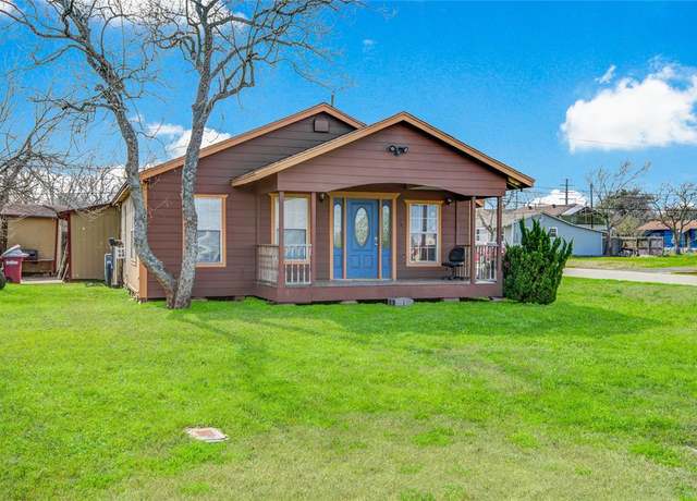 Property at 631 N Avenue C, Freeport, TX 77541, 2 beds, 1 bath